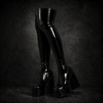 High-Gloss Platform Boots - Black